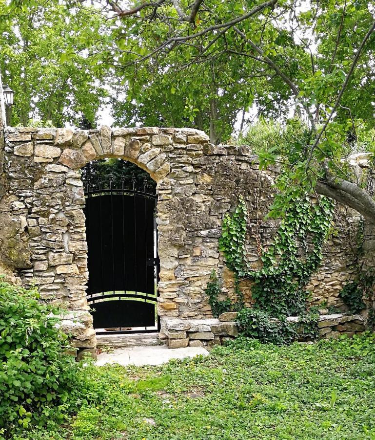 La Petite Maison De Lingling Mornas Exterior foto